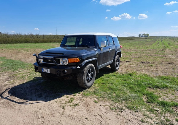 Toyota FJ cena 37500 przebieg: 235000, rok produkcji 2007 z Namysłów małe 137